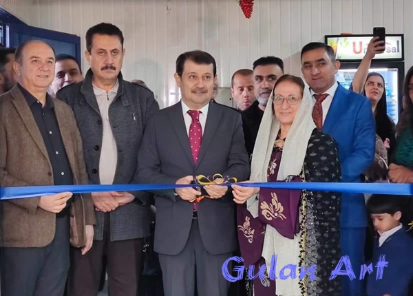 خانمە هونەرمەند (خەجێ خدر) یەكەم پێشانگەی تایبەتی خۆی كردەوە