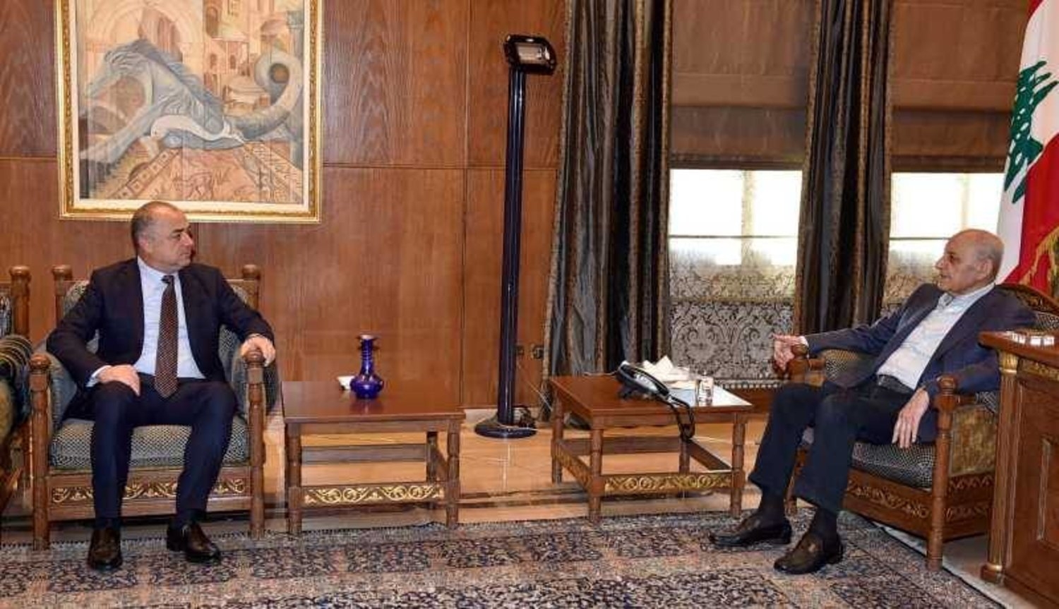 اتهامات متبادلة بين رئيس الحكومة اللبنانية ووزير الدفاع