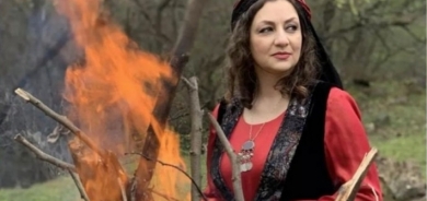 ايران.. اكثر من 3 اعوام سجن بحق ناشطة ومعلمة للغة الكوردية