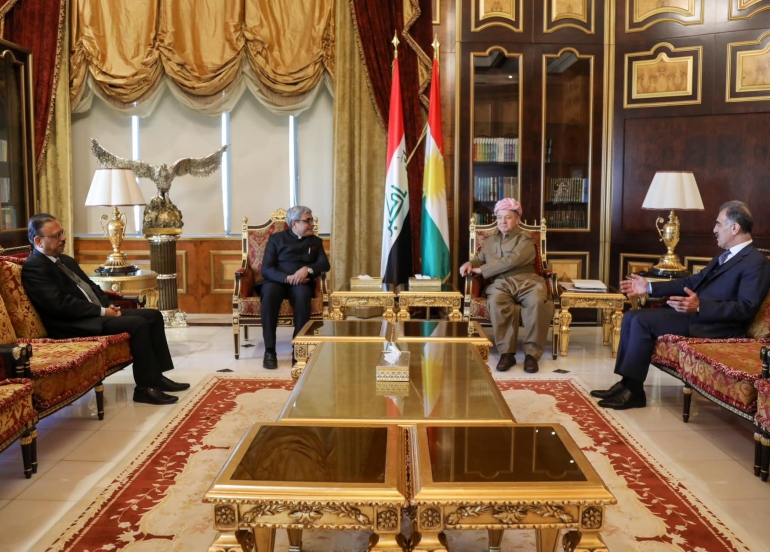 ســەرۆك بارزانی پێشوازی لــە كونسوڵی هیندستان لە هەولێر دەكات