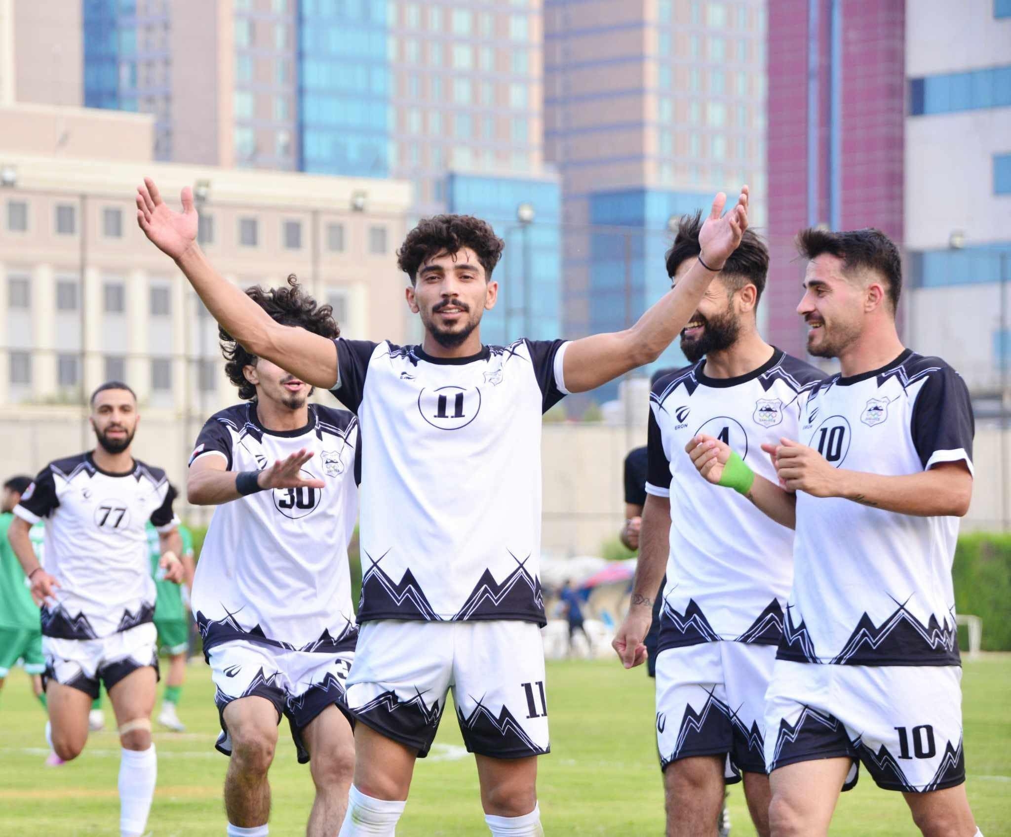 هەندرێن پشت بە ڕاهێنەرێكی لاو دەبەستێت