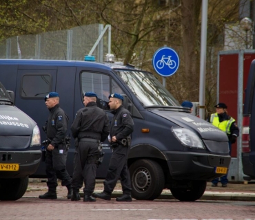 بەهۆی تەقەکردن لە ناوەندێکی ویلایەتی فلۆریدا دوو کەس کوژران و بریندار بوون