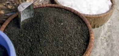 هل يزيل الفلفل الأسود بقع الجلد الداكنة حقا؟ خبراء يجيبون