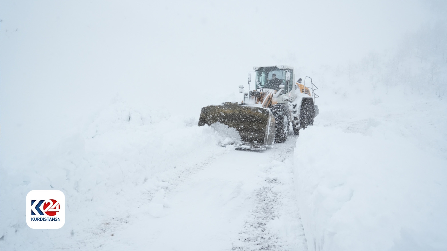 Li Wan, Colemêrg, Bidlîs û Mûşê berfê rêyên 472 gundan girtiye