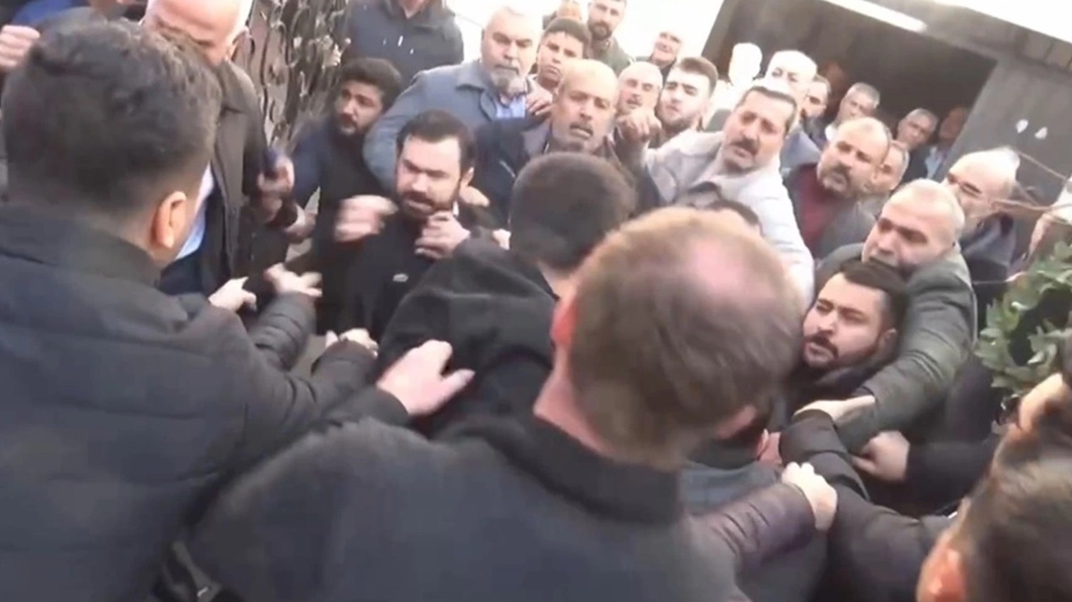 Li Ruhayê di çalakiya piştevaniya Rojavayê Kurdistanê de 10 kes hatin binçavkirin