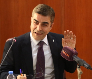 ئەندازیار ڕێبوار تاڵەبانی  ڕاوێژكاری سەرۆكی حكومەتی هەرێمی كوردستان بۆ كاروباری ماددەی 140:     نەبوونی دەستوور لە هەرێمی كوردستاندا، وای كردووە لە ڕووی یاساییەوە نەتوانرێت مامەڵەیەكی دروست بۆ ڕاگرتنی گۆڕینی دیمۆگرافیا بكرێت