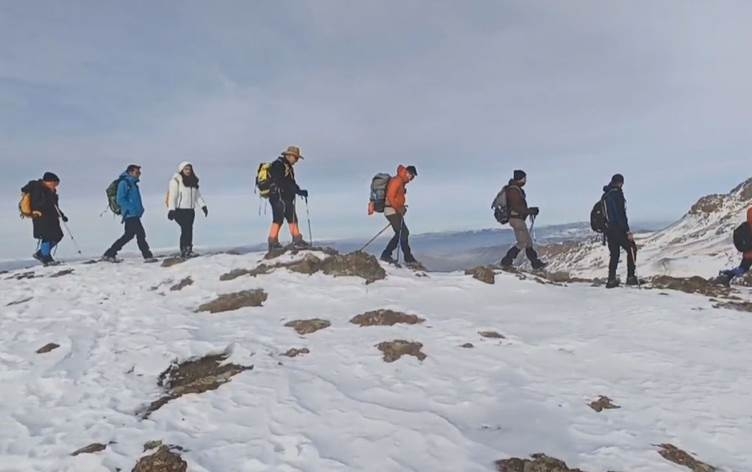 WAN - Werzîşvan û çiyager derketin serê Çiyayê Reş