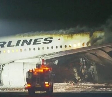 ڕووداوی ئاگر كەوتنەوە لە فڕۆکەیەکی نەفەرهەڵگر لە ژاپۆن