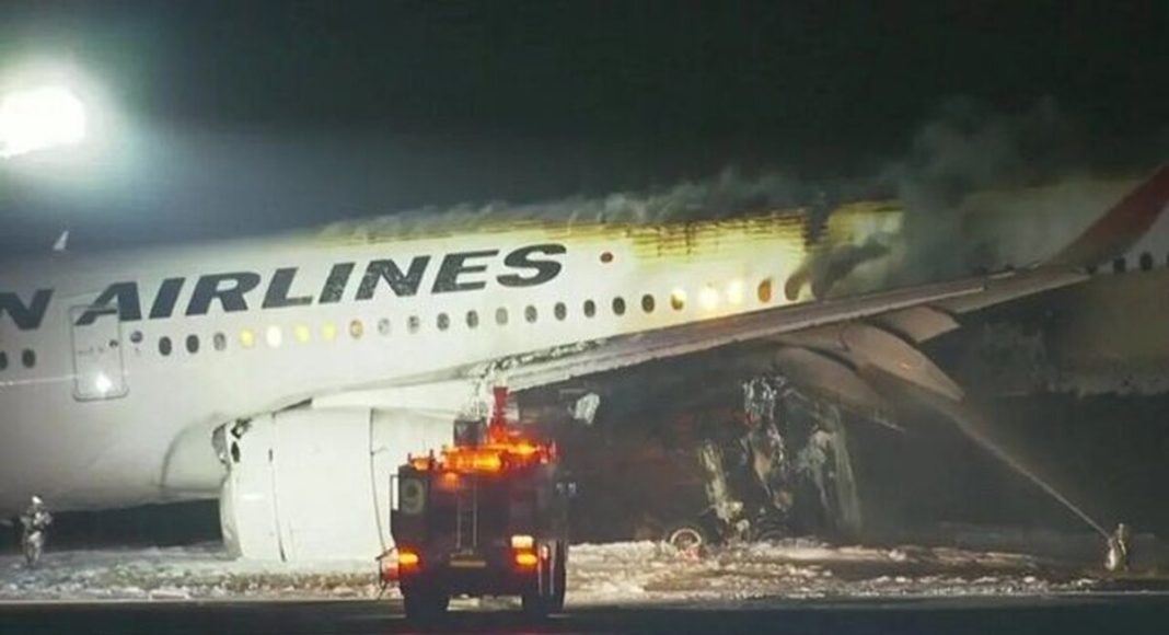 ڕووداوی ئاگر كەوتنەوە لە فڕۆکەیەکی نەفەرهەڵگر لە ژاپۆن