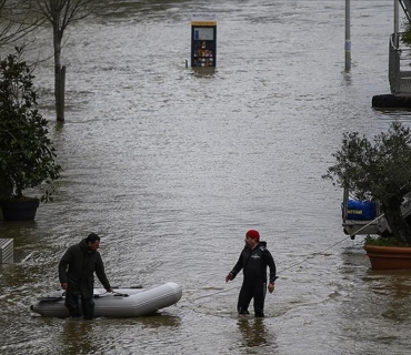 هۆشداریی لافاو لە دە ناوچەی فەرەنسا