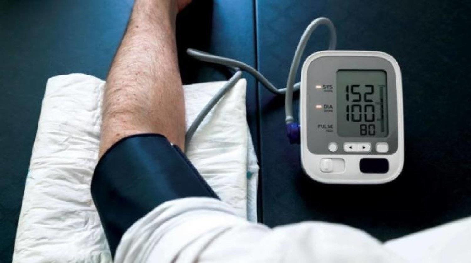 استشاري أمراض قلب: علاج ارتفاع ضغط الدم بيد المريض