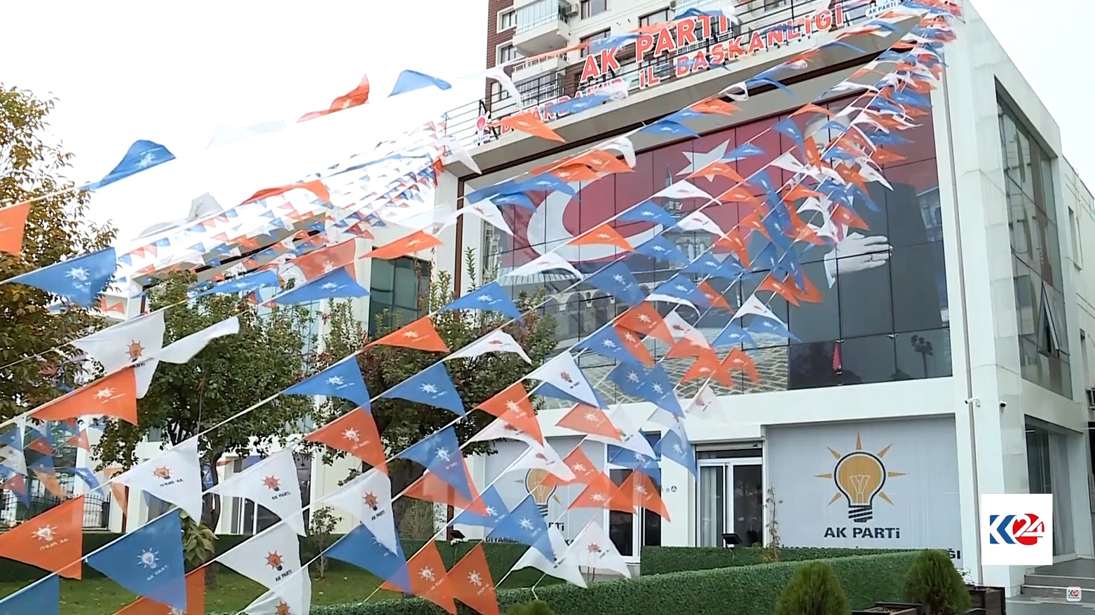 Çavdêrên siyasî: Di navbera Ak Partî û Dem Partî de hevdîtin çêbûne, lê hîn jî bê encam e