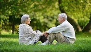 المساحات الخضراء تُحسّن صحة كبار السنّ