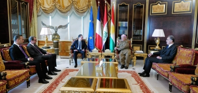 ســـەرۆک بارزانی پێشوازی لە باڵیۆزی فەڕەنسا لە عێراق دەکات