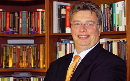 پڕۆفیسۆر یانیس ستیڤاچتیس بۆ گوڵان:     جیهان بەرەو فرەجەمسەری هەنگاو هەڵدەگرێت