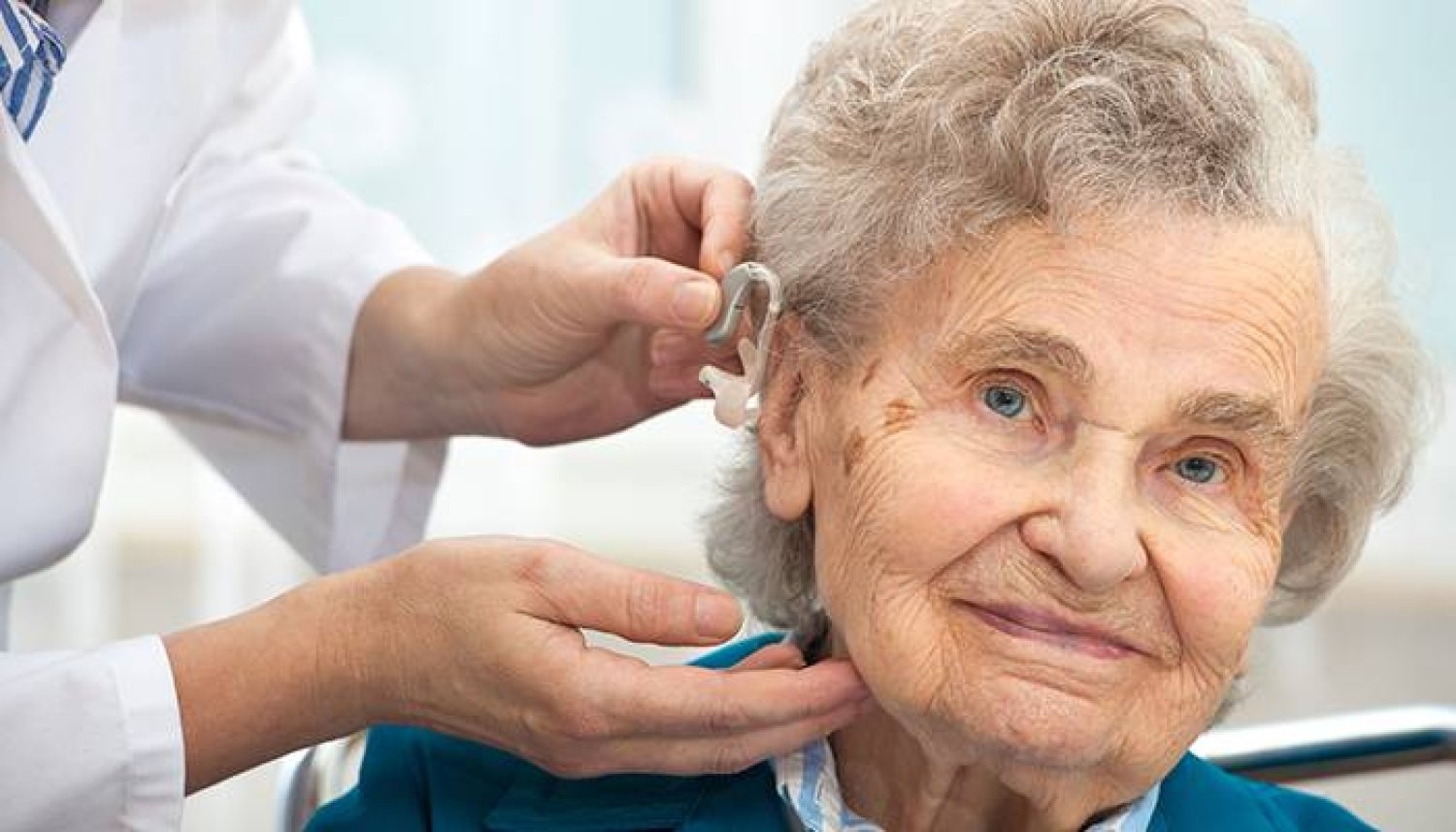 دراسة: وسائل المساعدة السمعية تقلل احتمالات الإصابة بخرف الشيخوخة