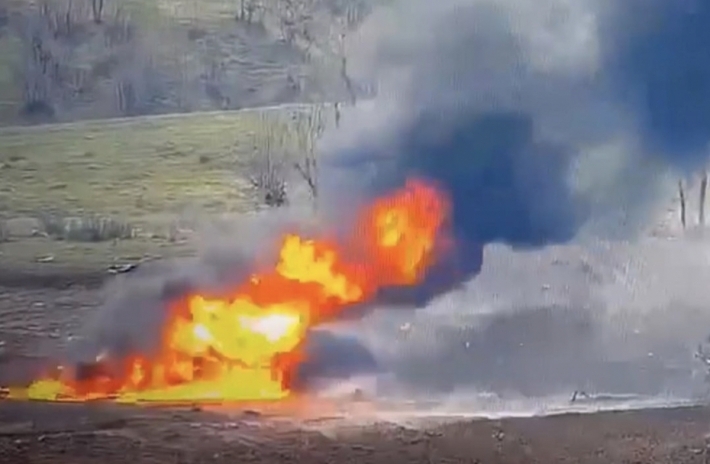 Amêdî…Dronekî Tirkiyê 2 otomobîlên çekdarên PKKê bombebaran kir