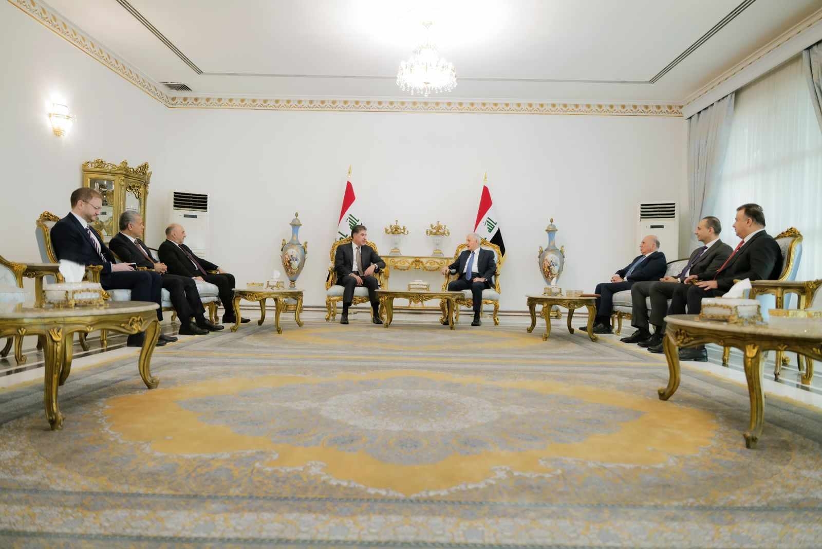 نێچیرڤان بارزانی و لەتیف رەشید: نابێت گوزه‌رانى خه‌ڵكى هه‌رێمى كوردستان تێكه‌ڵ به‌ كێشه‌ سياسييه‌كان بكرێت