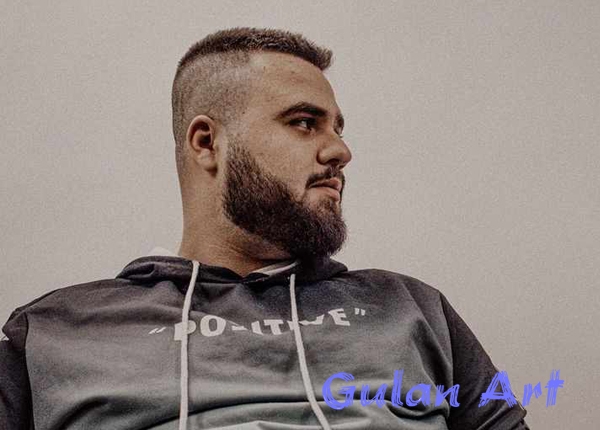 نوێنەر بەشێك لە بەرهەمەكانی نێو ئەڵبۆمەكەی بڵاوكردەوە