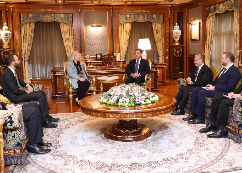 ســـه‌رۆك نـێـچيــرڤــان بارزانى له‌گه‌ڵ باڵيۆزى ئه‌مه‌ريكا كۆبووه‌وه‌