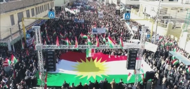Xelkê Dihokê êrişên Îranê protesto dike