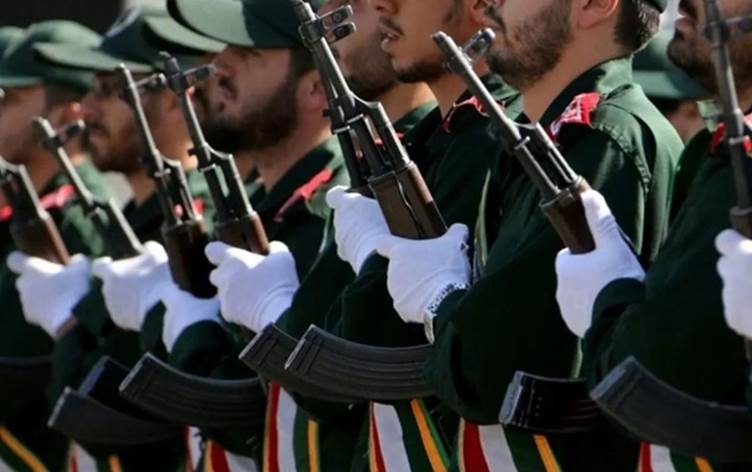 Li Kirmanê leşkerekî pênc hevalên xwe kuştin