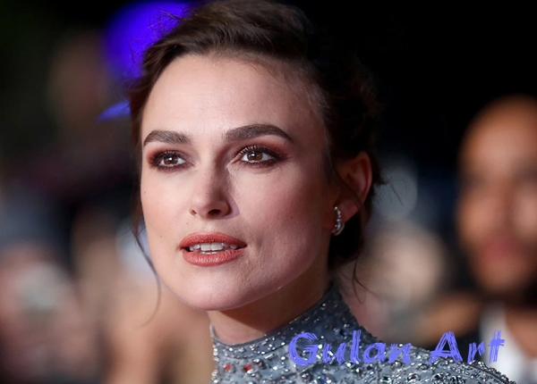 کێیرا نایتلی بیر لە کۆپیڕایتی دەموچـاوی دەکاتەوە!