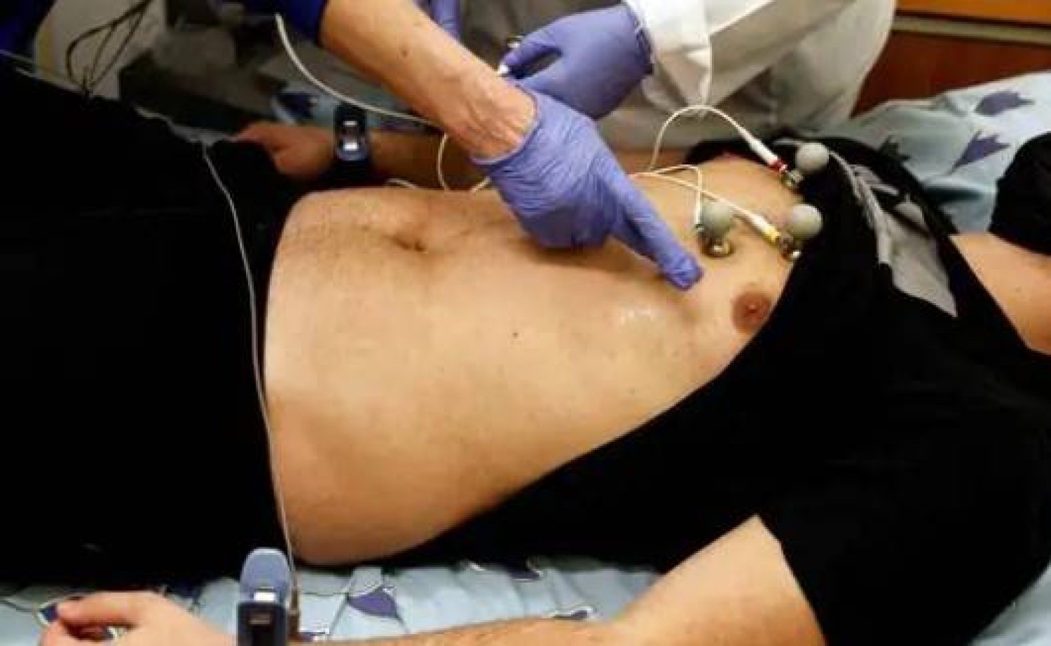 طبيب يحذر: احتشاء عضلة القلب قد يحدث من دون ألم !