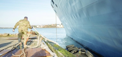 الحوثيون لـ«مواجهة طويلة» مع أميركا وبريطانيا