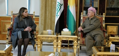 ســـەرۆك بارزانی پێشوازی لە نەقیبی پارێزەرانی عێراق دەكات