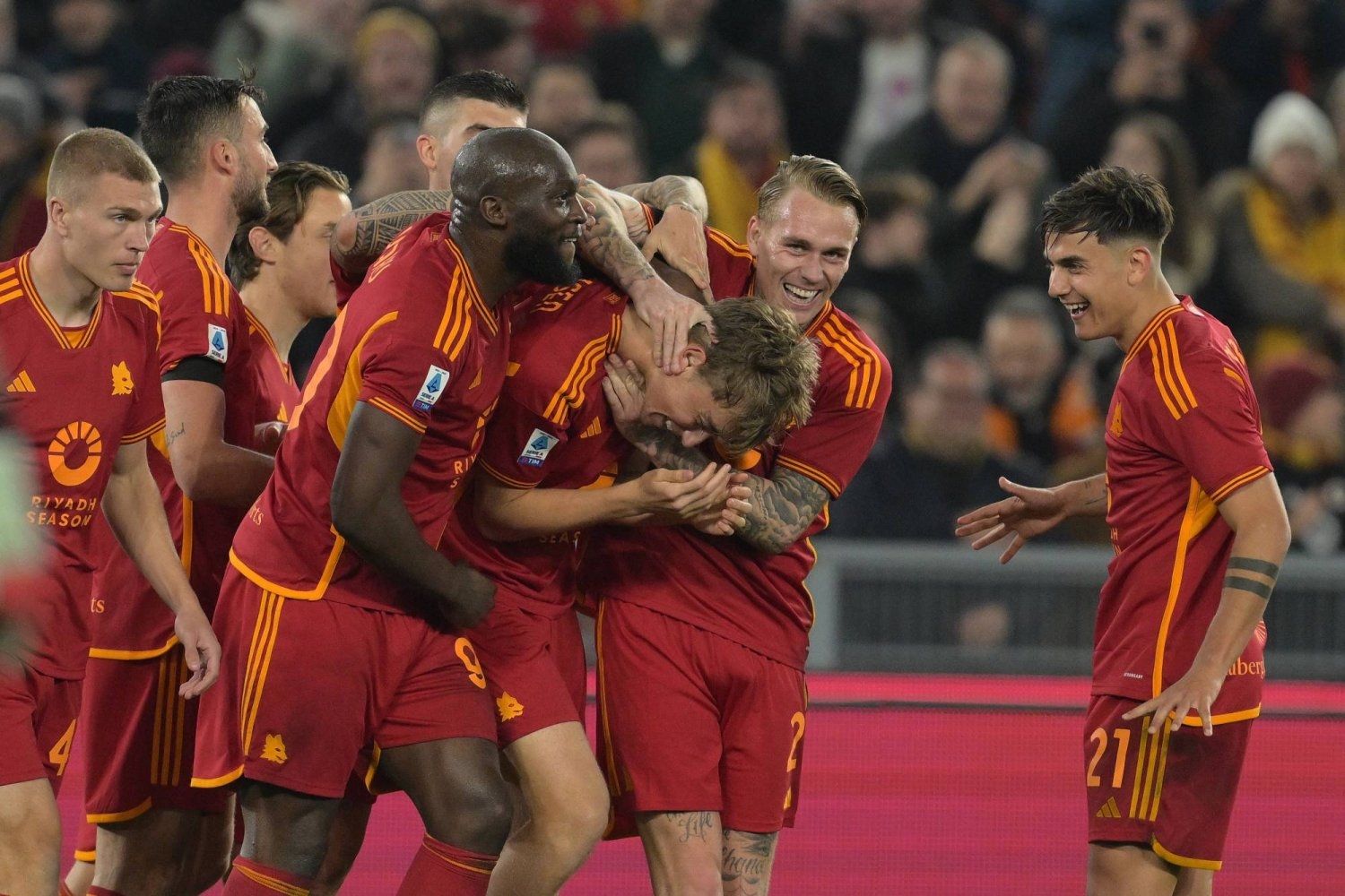 «الدوري الإيطالي»: روما يحقق فوزه الثالث توالياً بقيادة دي روسي