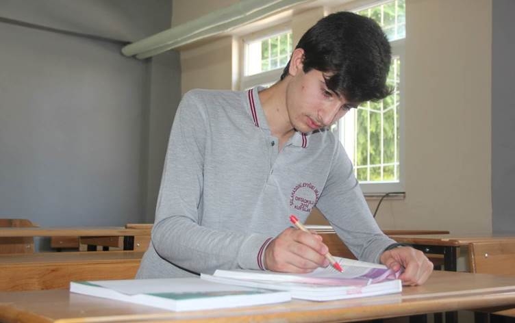 Salîm Ensarioglu: Bila zarokên Tirkan jî hînê Kurdî bibin