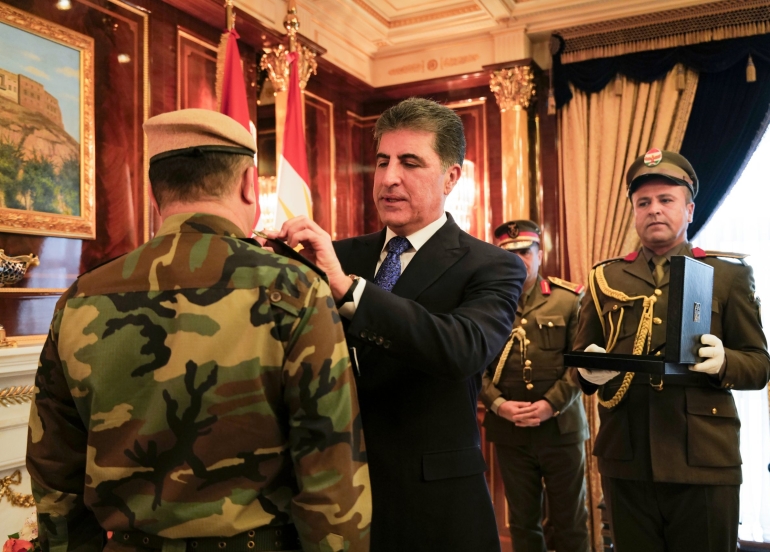 ســـه‌رۆكى هه‌رێمى كوردستان  پله‌ى ژماره‌يه‌ك ئه‌فسه‌رى وه‌زاره‌تى پێشمه‌رگه به‌رزده‌كاته‌وه‌‌