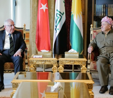 ســـەرۆك بـــارزانـــی پێشوازی لە وەزیری بەرگریی توركیا دەكات