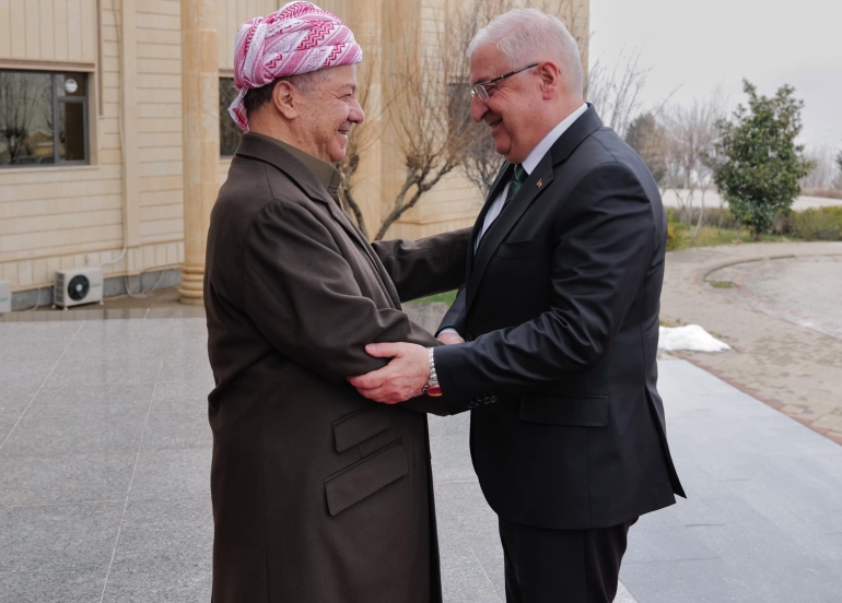 ســـەرۆك بـــارزانـــی پێشوازی لە وەزیری بەرگریی توركیا دەكات