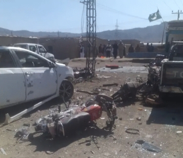 تەقینەوەی چەند بۆمبێک لە پارێزگای بەلوچستانی پاکستان بە دەیان کەس کوژراو و برینداری لێکەوتەوە