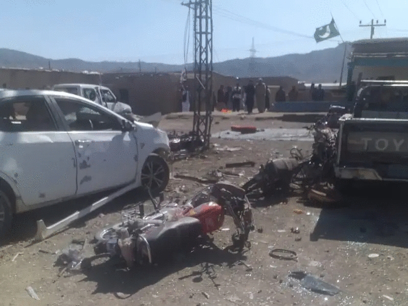 تەقینەوەی چەند بۆمبێک لە پارێزگای بەلوچستانی پاکستان بە دەیان کەس کوژراو و برینداری لێکەوتەوە