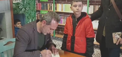 Nivîskar Mehmet Dîcle romana xwe ya nû îmze kir