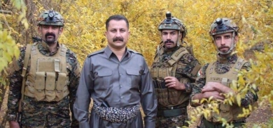 Hêzeke Komando ya YNKê mala Kwêxa Dêrîn Uzêrî dorpêç dike