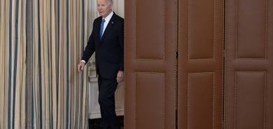 بايدن يندد بمحاولة «غير دستورية» لعزل وزير الهجرة