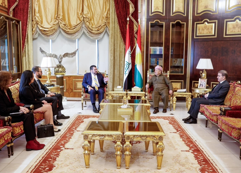 ســـەرۆك بــارزانــــی پێشوازی لە باڵیۆزی ئەمەریكا لە عێراق بە وەكالەت دەكات