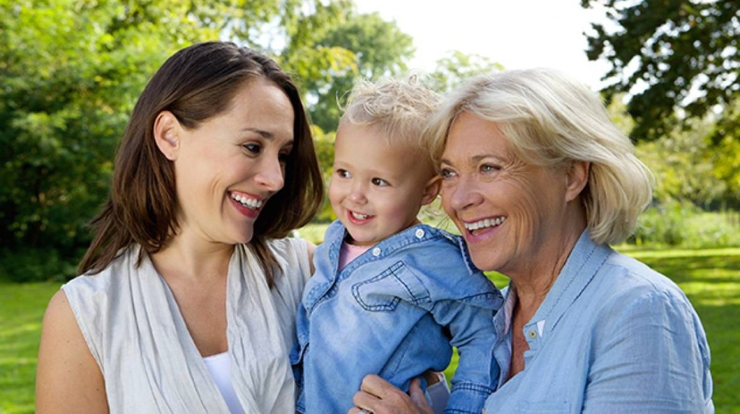 دراسة: عُمر الأجداد وحالتهم الصحية يؤثران على الصحة العقلية للأم