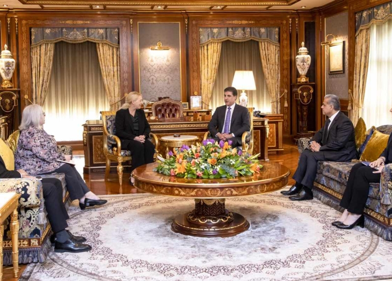 ســـه‌رۆك نێچيرڤان بارزانى پێشوازى له‌ باڵيۆزى نوێى كه‌نه‌دا له‌ عێراق كرد