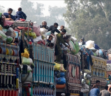 نزیکەی دوو هەزار کۆچبەری ئەفغانی لە ئێران و پاکستان گەڕانەوە بۆ وڵاتەكەیان