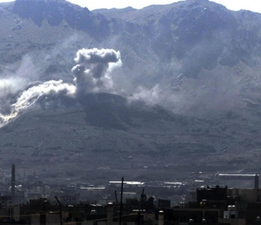 ئەمریکا و ئینگلتەرا ١١ هێرشی ئاسمانییان بۆ سەر شاری حودەیدەی یەمەن ڕێکخست