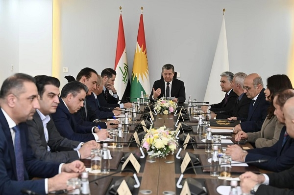 Serokwezîr li gel rayedarên Helebceyê civiya