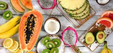 خبيرة تكشف فوائد ومخاطر النظام الغذائي المعتمد على الفاكهة