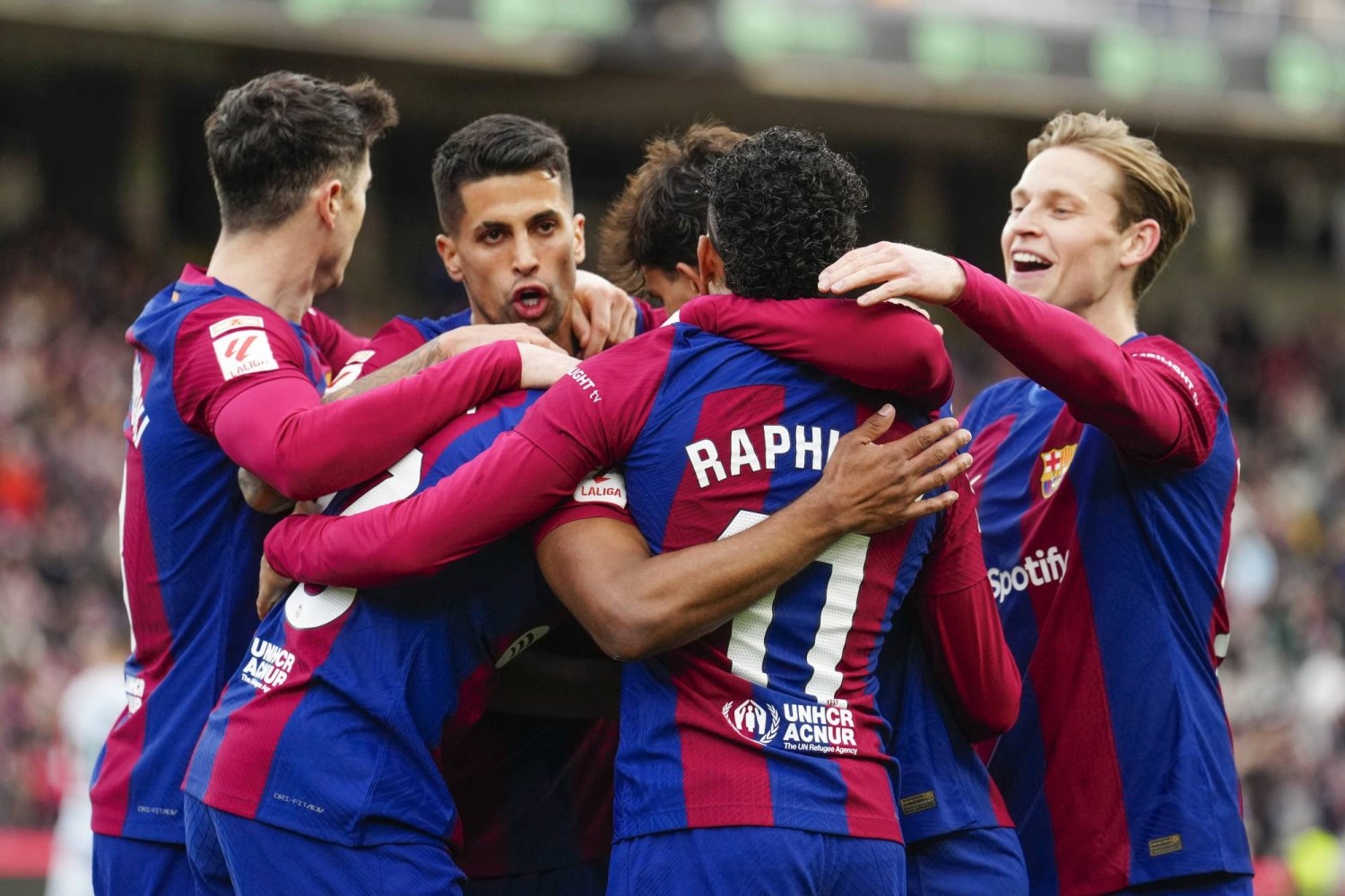 برشلونة يكرم وفادة خيتافي برباعية... ويضيق الخناق على الريال