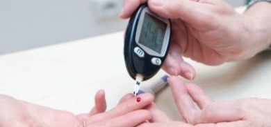 ما أسباب نقص مستوى السكر في الدم لغير مرضى السكري؟