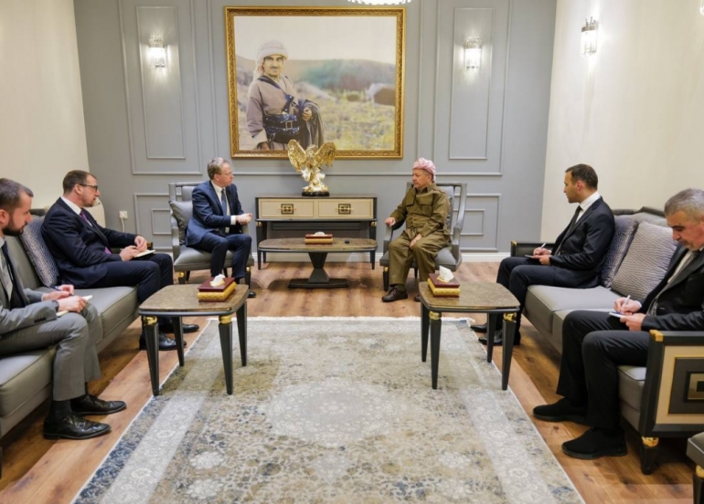 ســــەرۆک بــــارزانــــی پێشوازی لە باڵوێزی فەڕەنسا لە عێراق دەکات